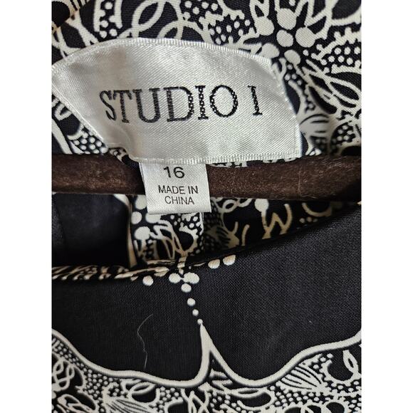 Studio 1 Woman Dress Size 16 Excellent Pre Owned Condition - Picture 2 of 3